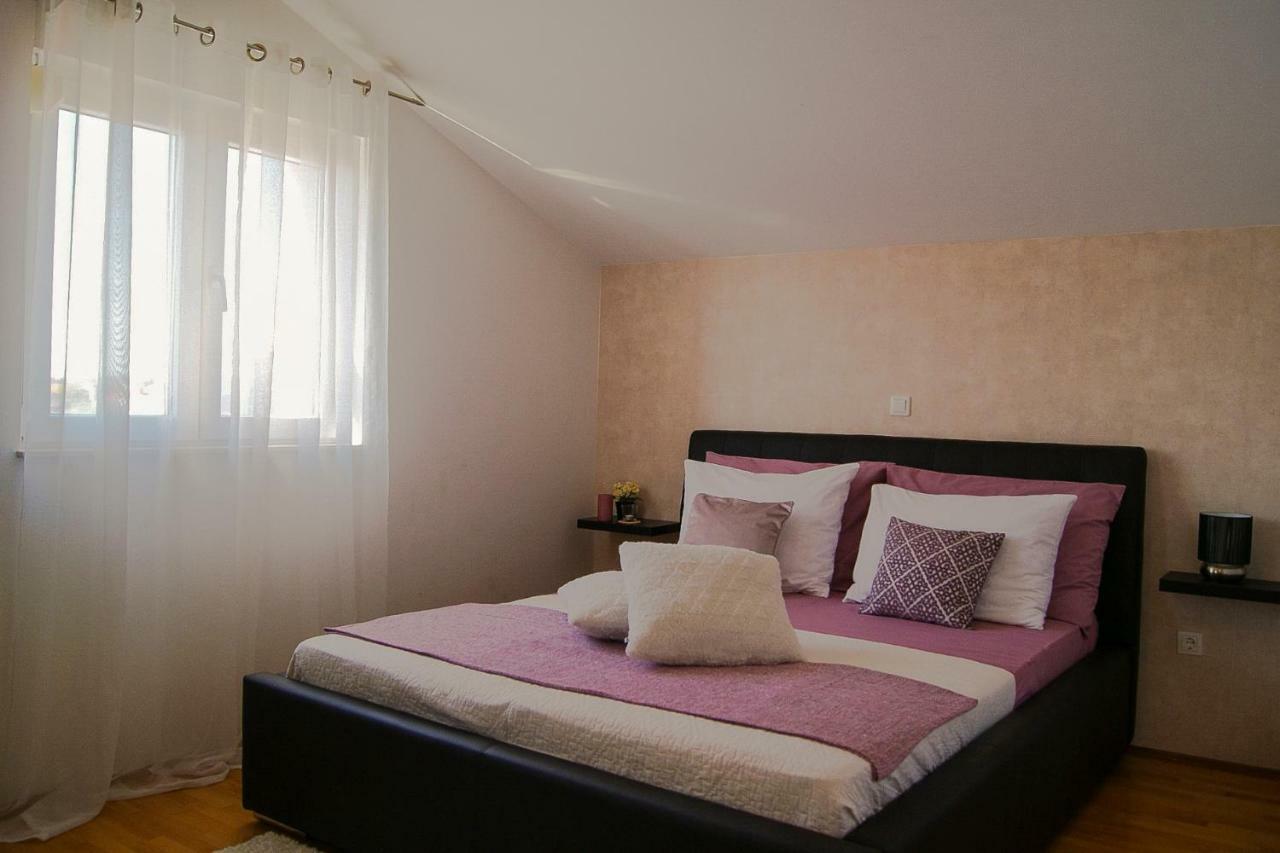 Apartments Tony Биоград на Мору Екстериор снимка
