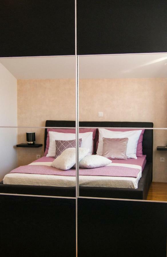 Apartments Tony Биоград на Мору Екстериор снимка