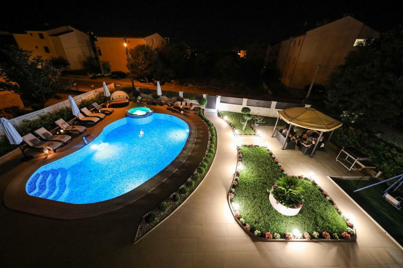 Apartments Tony Биоград на Мору Екстериор снимка